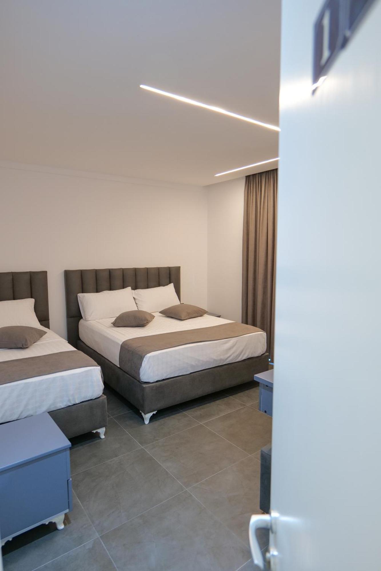 Hotel Celaj Vlorë Extérieur photo