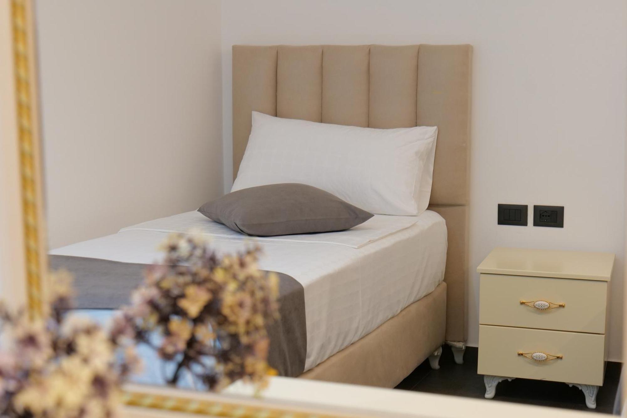 Hotel Celaj Vlorë Extérieur photo