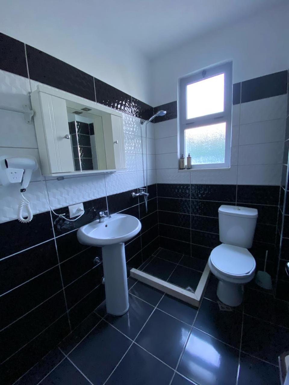 Hotel Celaj Vlorë Extérieur photo