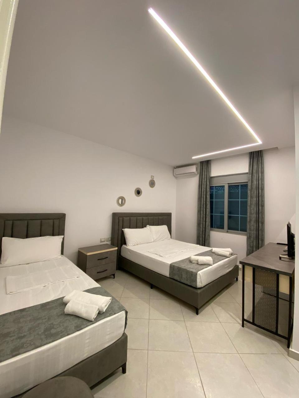 Hotel Celaj Vlorë Extérieur photo